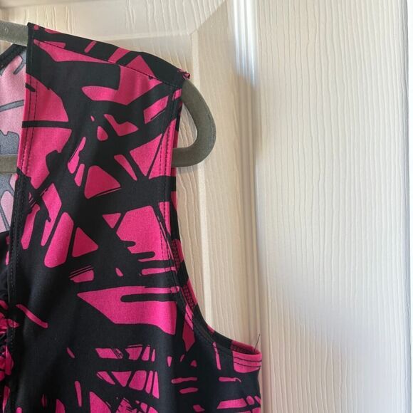 Travel Elegance Abstract Print Ruched Chest Sleeveless Blouse Black Pink Large - Picture 5 of 8